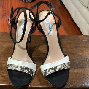 Steve Madden black white snake Fionna heels